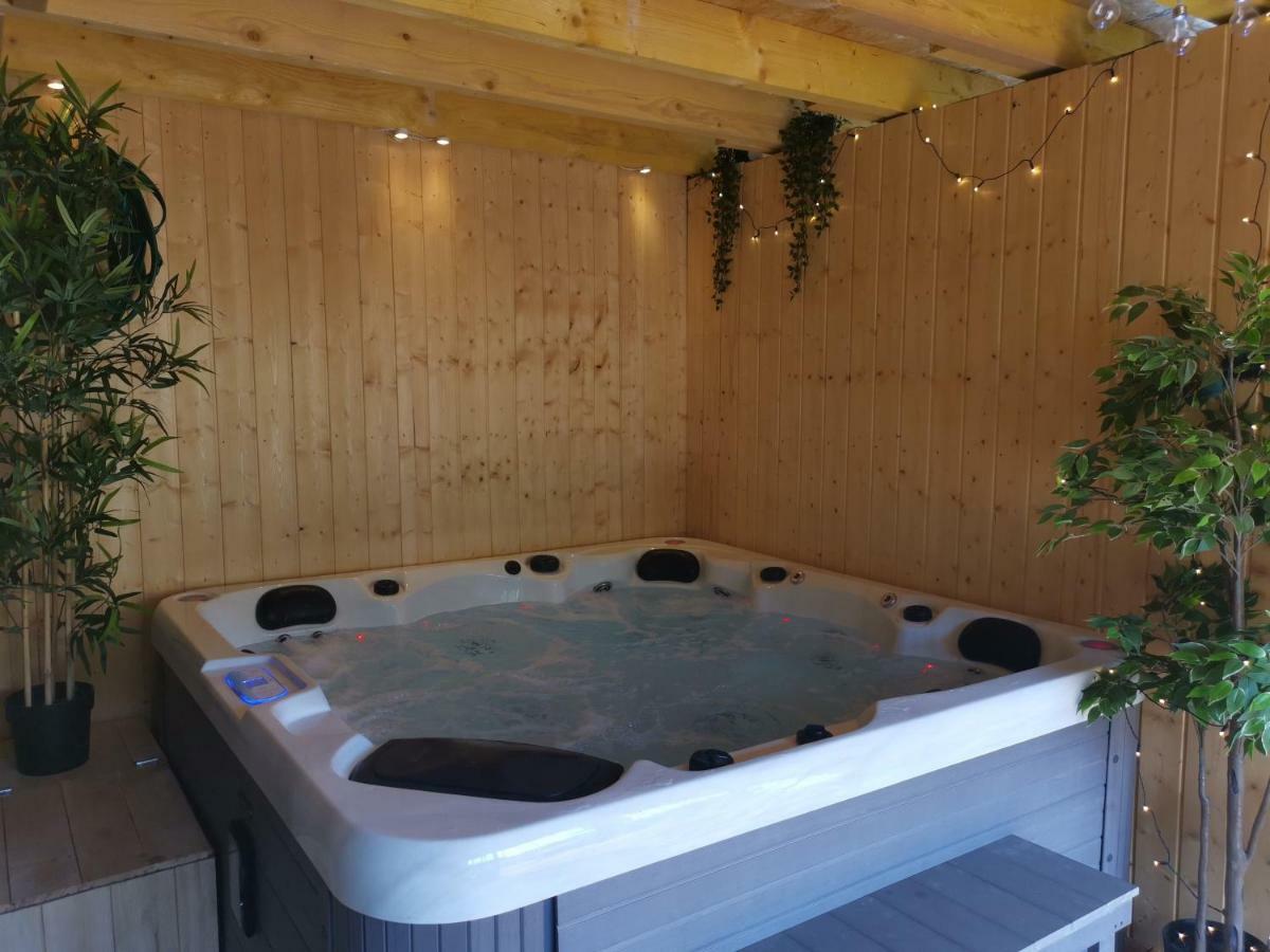 Domaine LVD avec SPA, bois et rivière privée La Bloutiere Exterior foto